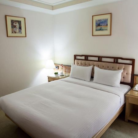 Hara Zuru Hotel Taoyuan Buitenkant foto