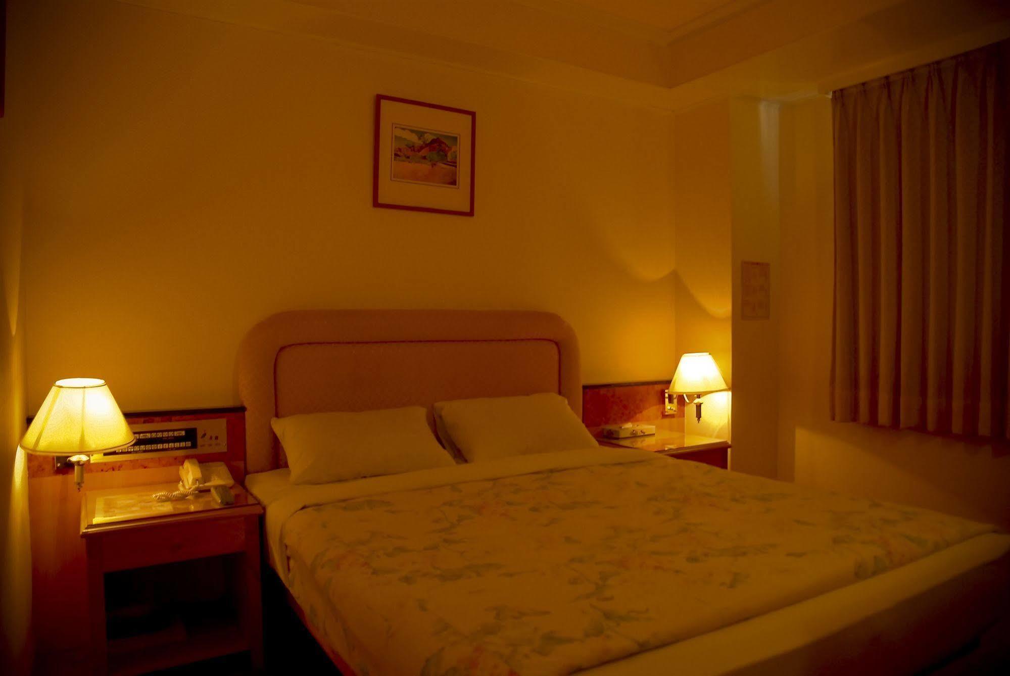 Hara Zuru Hotel Taoyuan Buitenkant foto