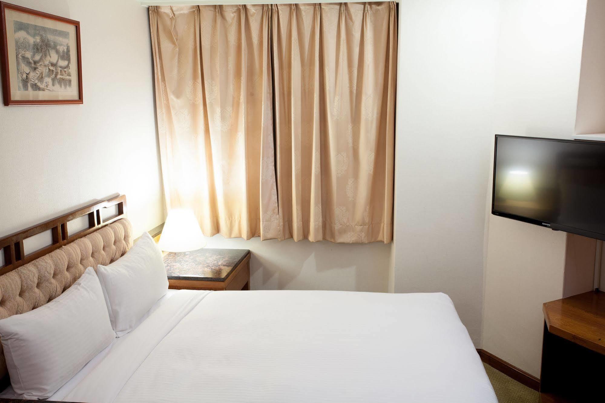 Hara Zuru Hotel Taoyuan Buitenkant foto