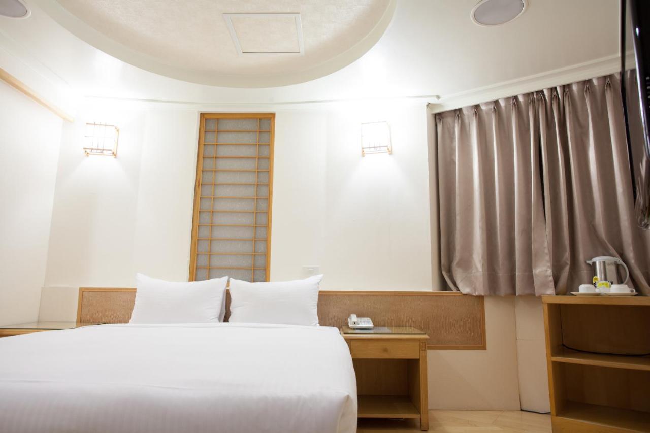 Hara Zuru Hotel Taoyuan Buitenkant foto