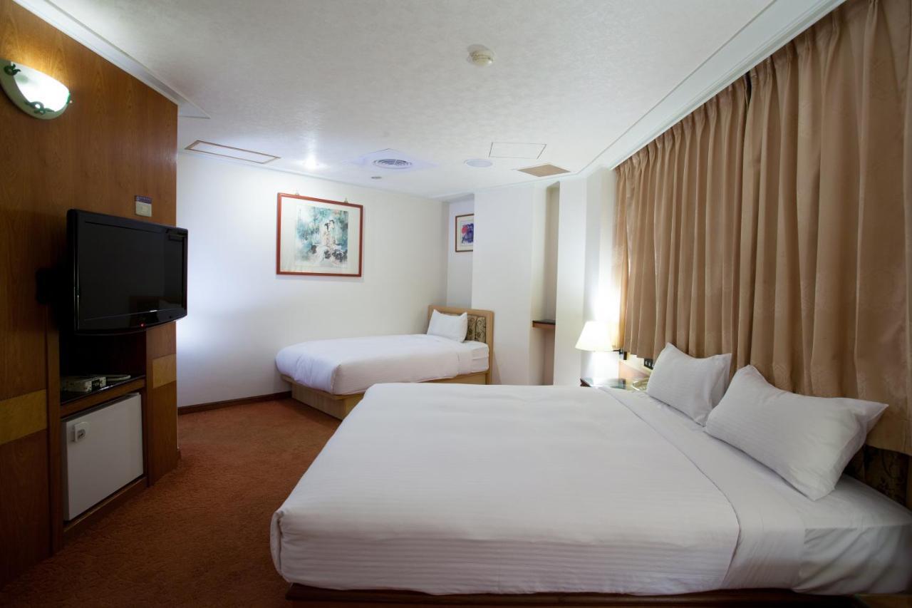 Hara Zuru Hotel Taoyuan Buitenkant foto