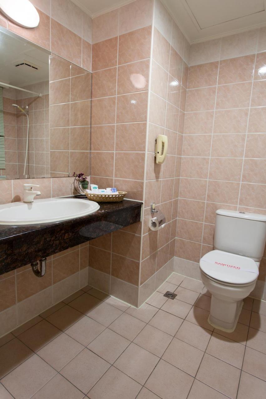 Hara Zuru Hotel Taoyuan Buitenkant foto